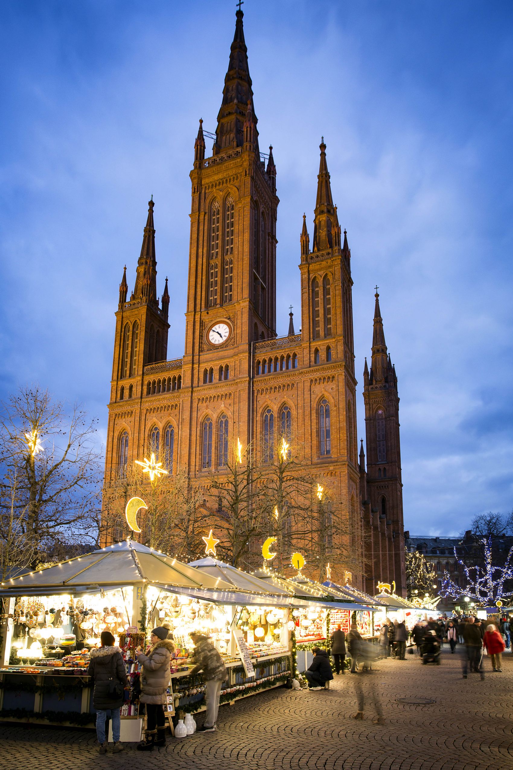 {nbase:fileProperty(propertyName: 'alternative', falId: {item})}